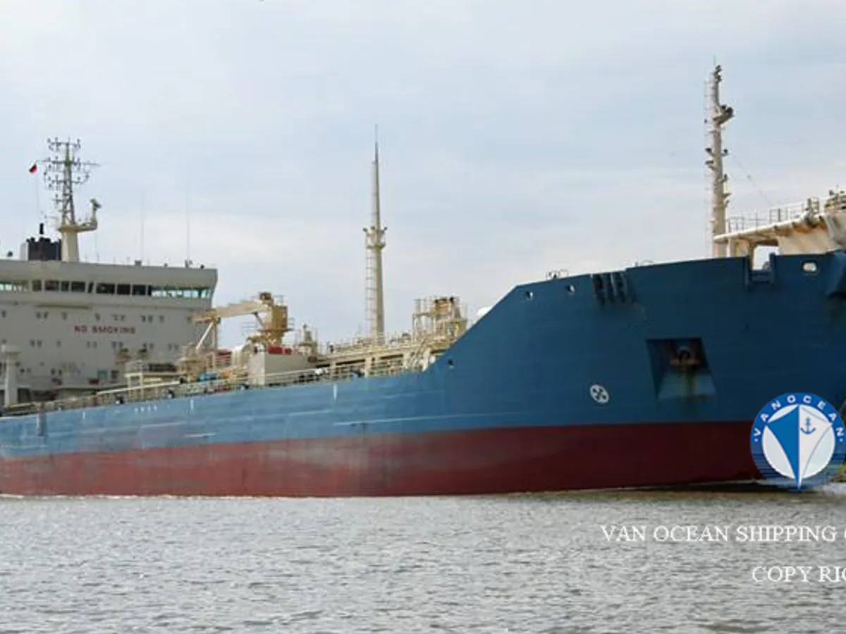 Kapal tanker minyak/bahan kimia kanggo didol
