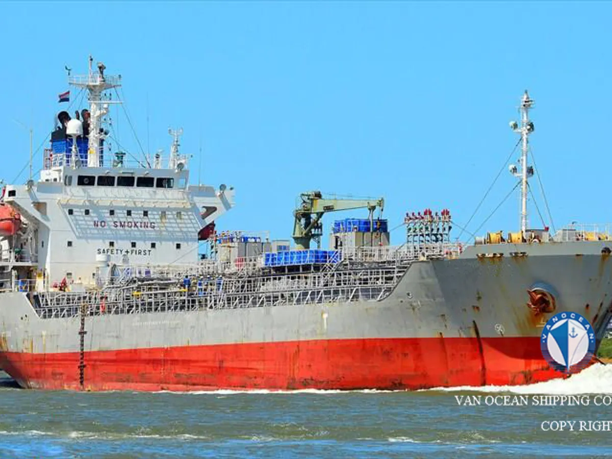 Kapal tanker minyak/bahan kimia kanggo didol