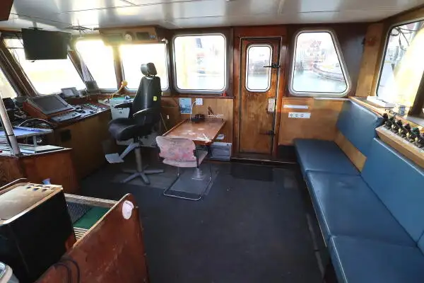 Kapal trawler kanggo didol