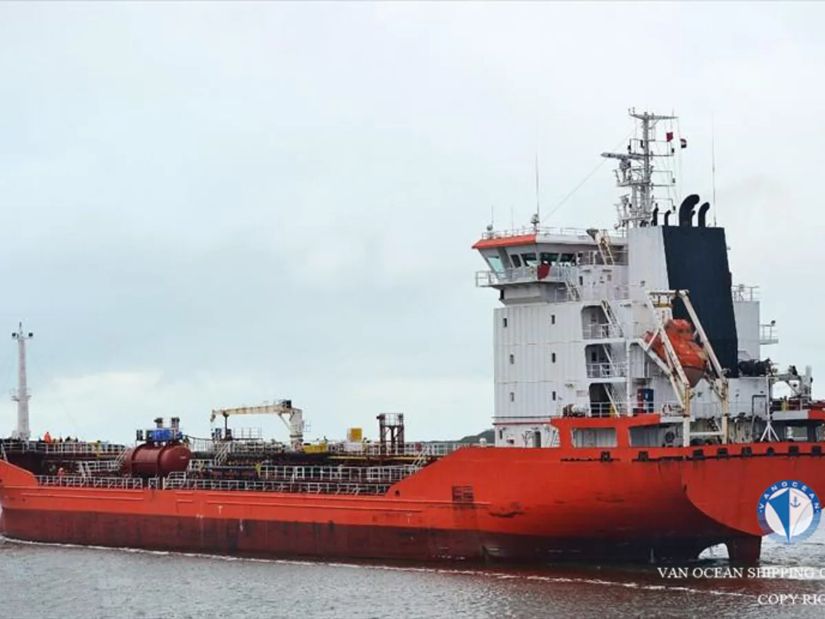 Kapal tanker minyak/bahan kimia kanggo didol