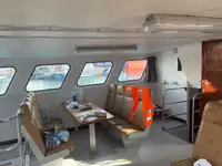 Kapal kontainer kanggo didol