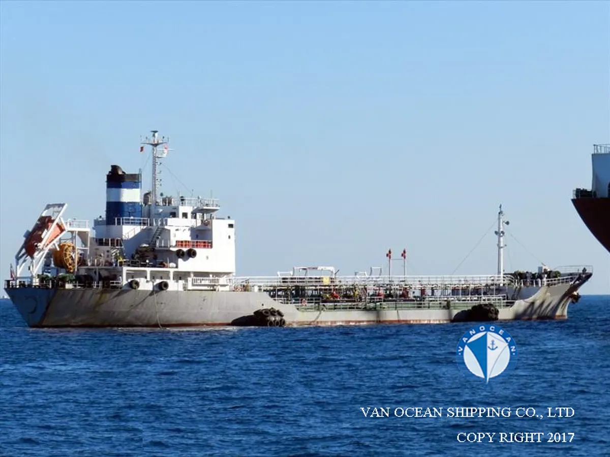 Kapal tanker minyak/bahan kimia kanggo didol