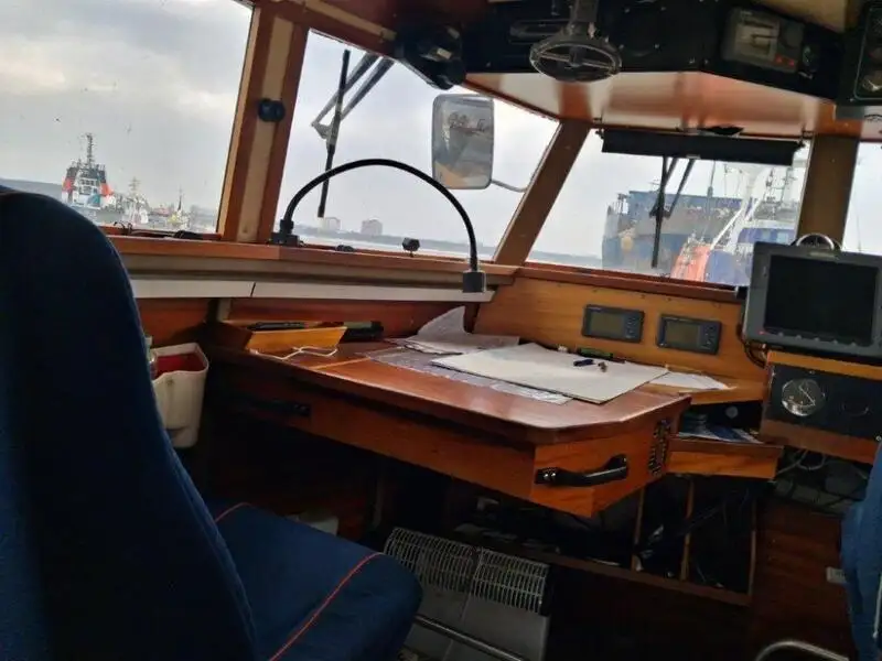 Kapal kerja kanggo didol