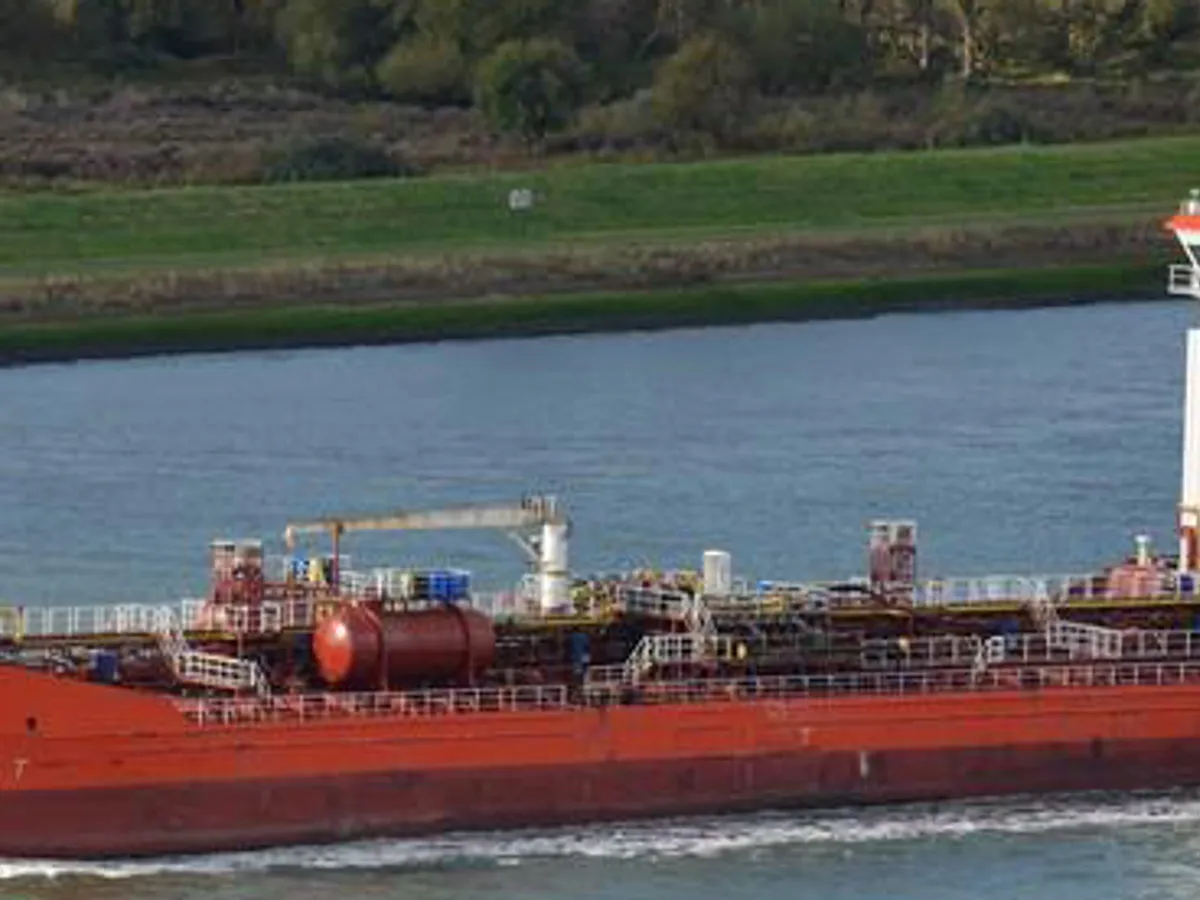 Kapal tanker minyak/bahan kimia kanggo didol