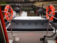 Kapal kontainer kanggo didol