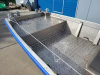 Kapal kerja kanggo didol
