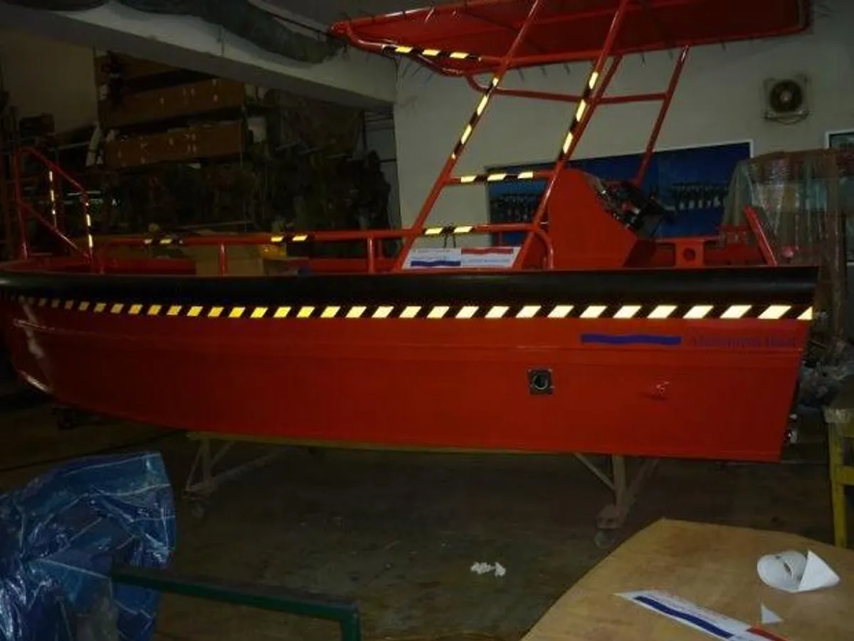 Kapal kerja kanggo didol