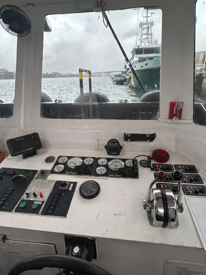 Kapal kerja kanggo didol