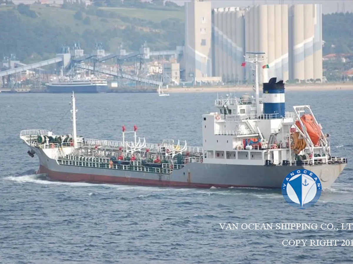 Kapal tanker minyak/bahan kimia kanggo didol