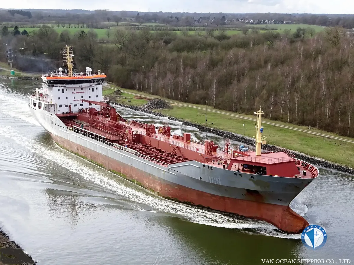 Kapal tanker minyak/bahan kimia kanggo didol