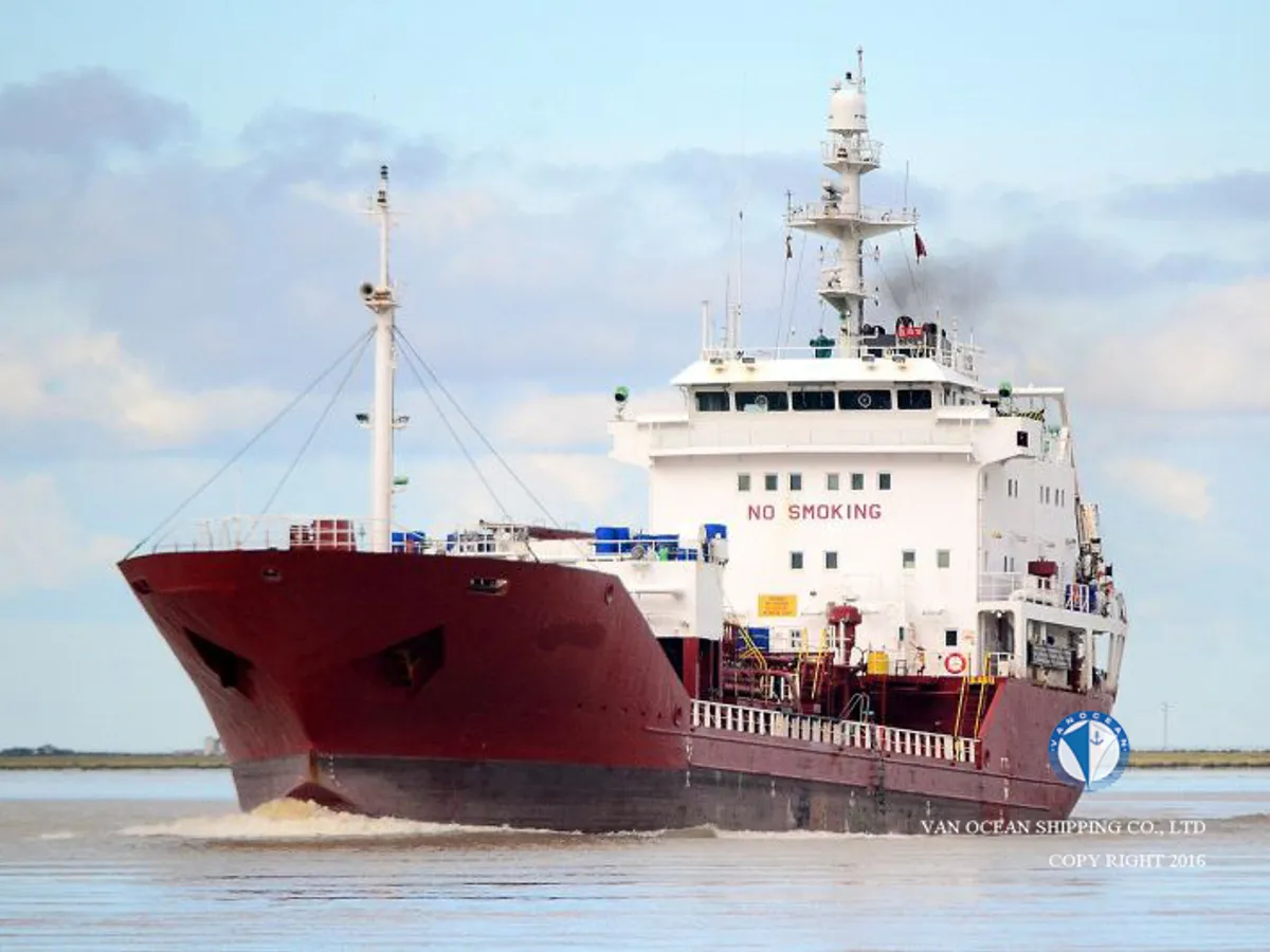 Kapal tanker minyak/bahan kimia kanggo didol