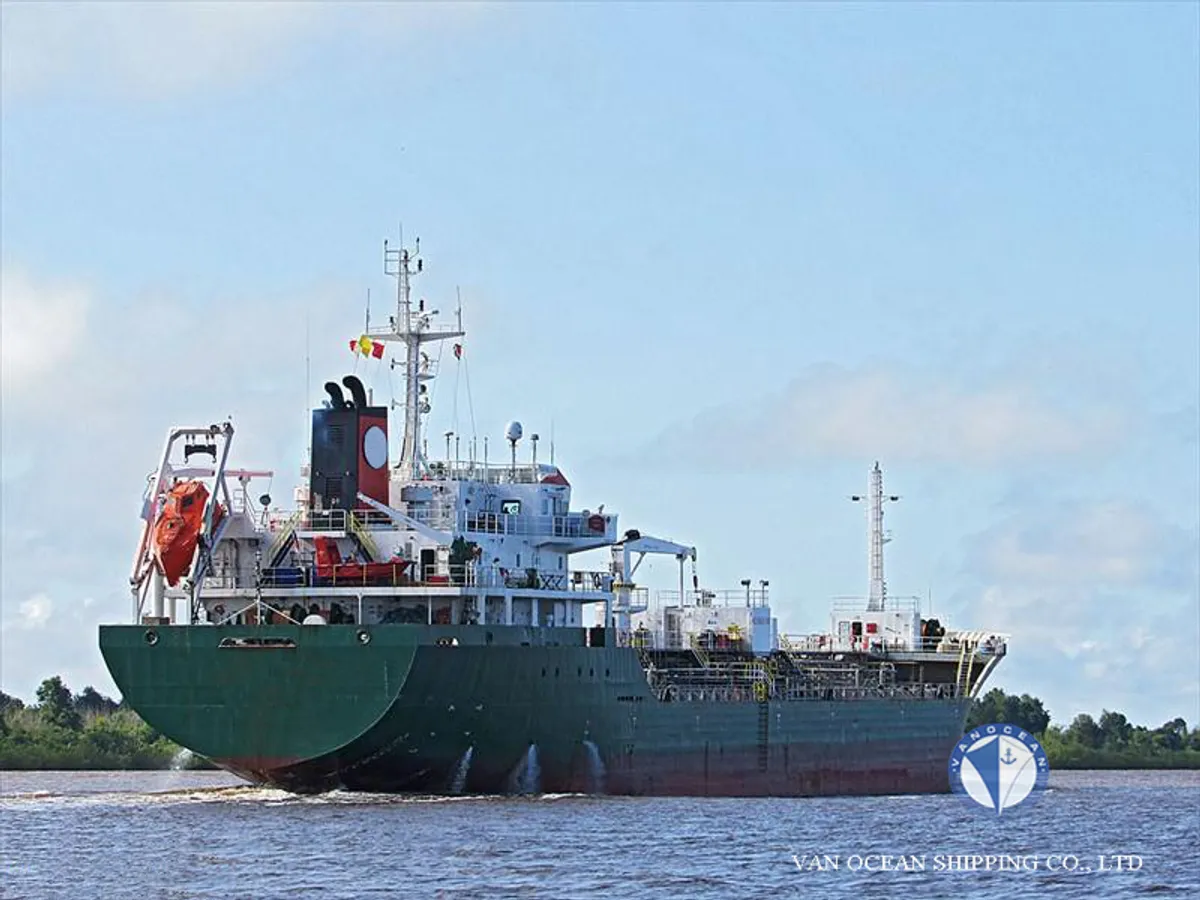 Kapal tanker minyak/bahan kimia kanggo didol