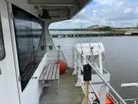 Kapal kontainer kanggo didol