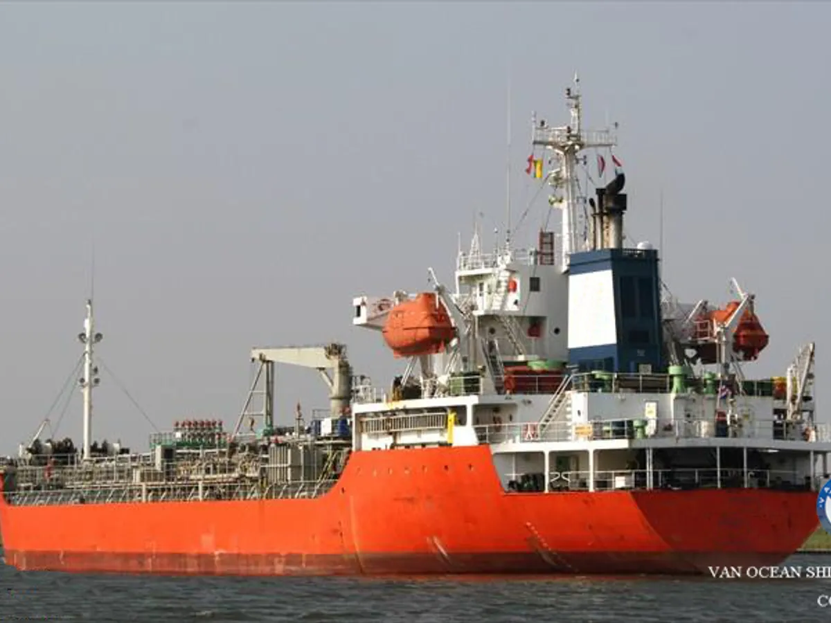 Kapal tanker minyak/bahan kimia kanggo didol