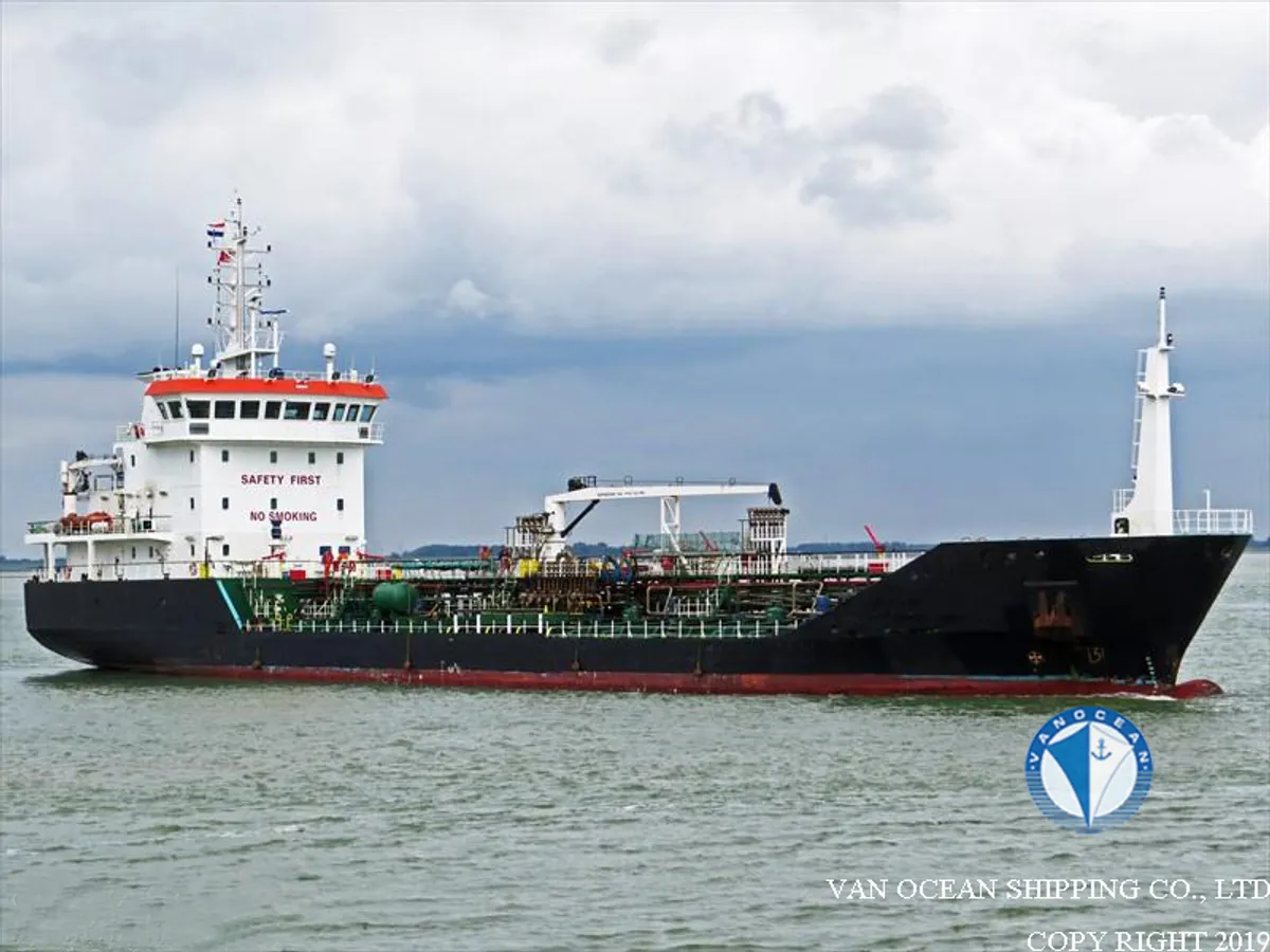 Kapal tanker minyak/bahan kimia kanggo didol