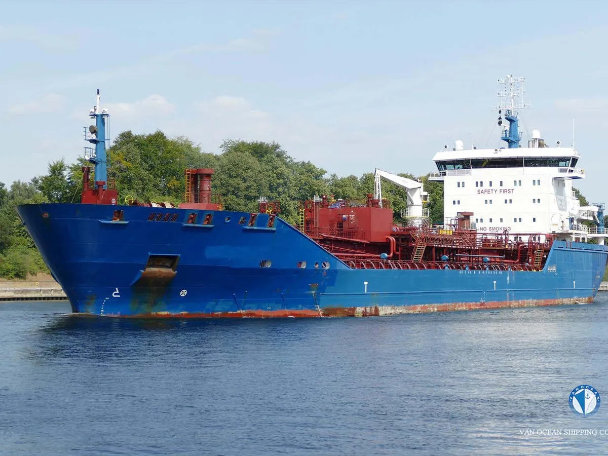 Kapal tanker minyak/bahan kimia kanggo didol