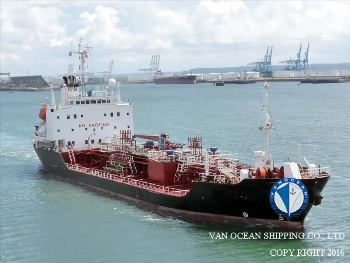 Kapal tanker minyak/bahan kimia kanggo didol