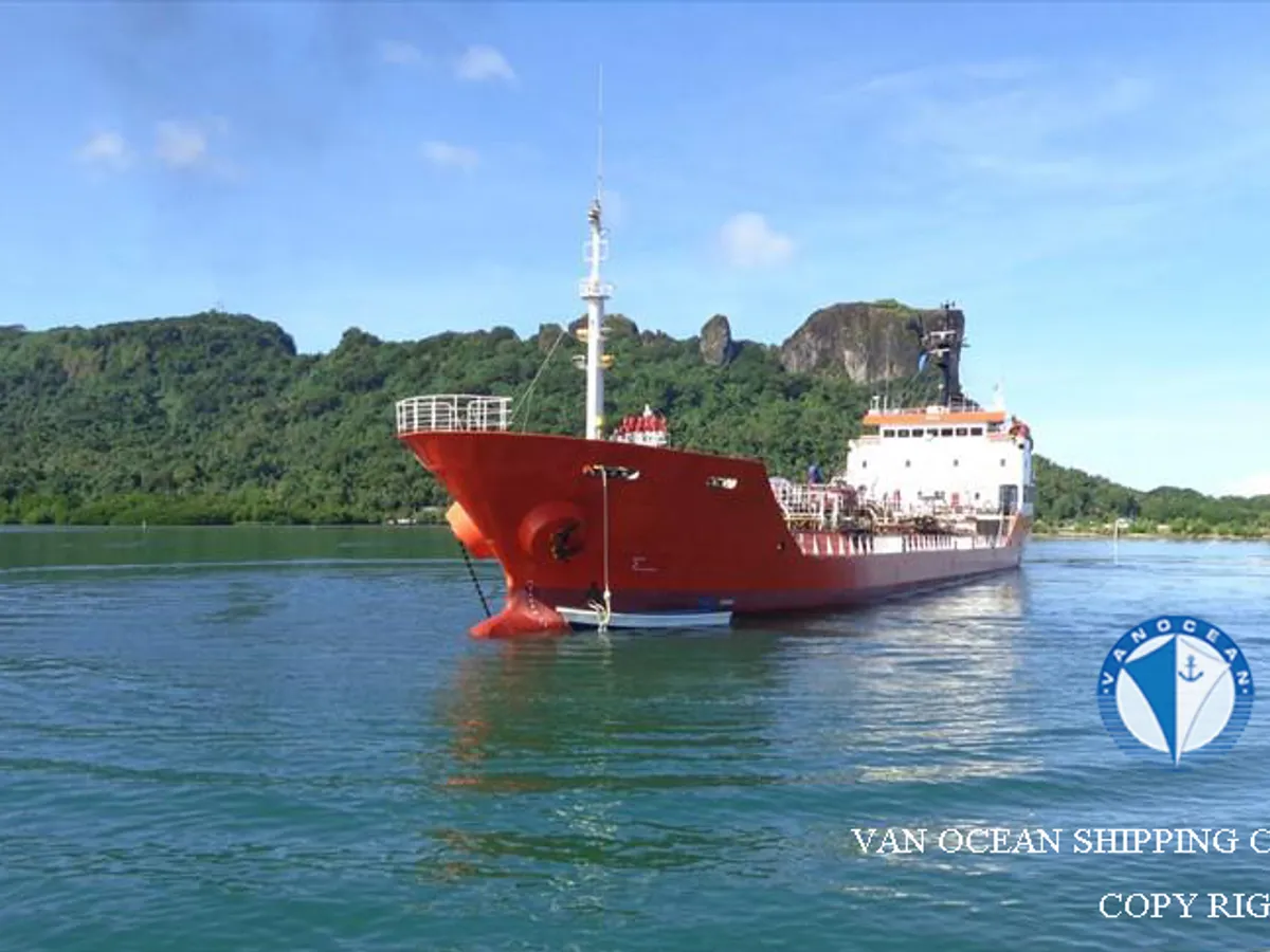 Kapal tanker minyak/bahan kimia kanggo didol