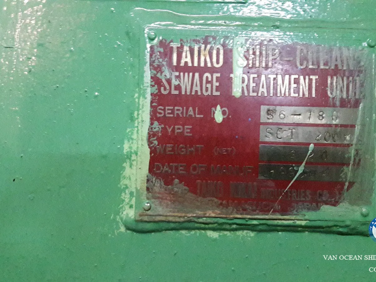 Kapal tanker minyak/bahan kimia kanggo didol