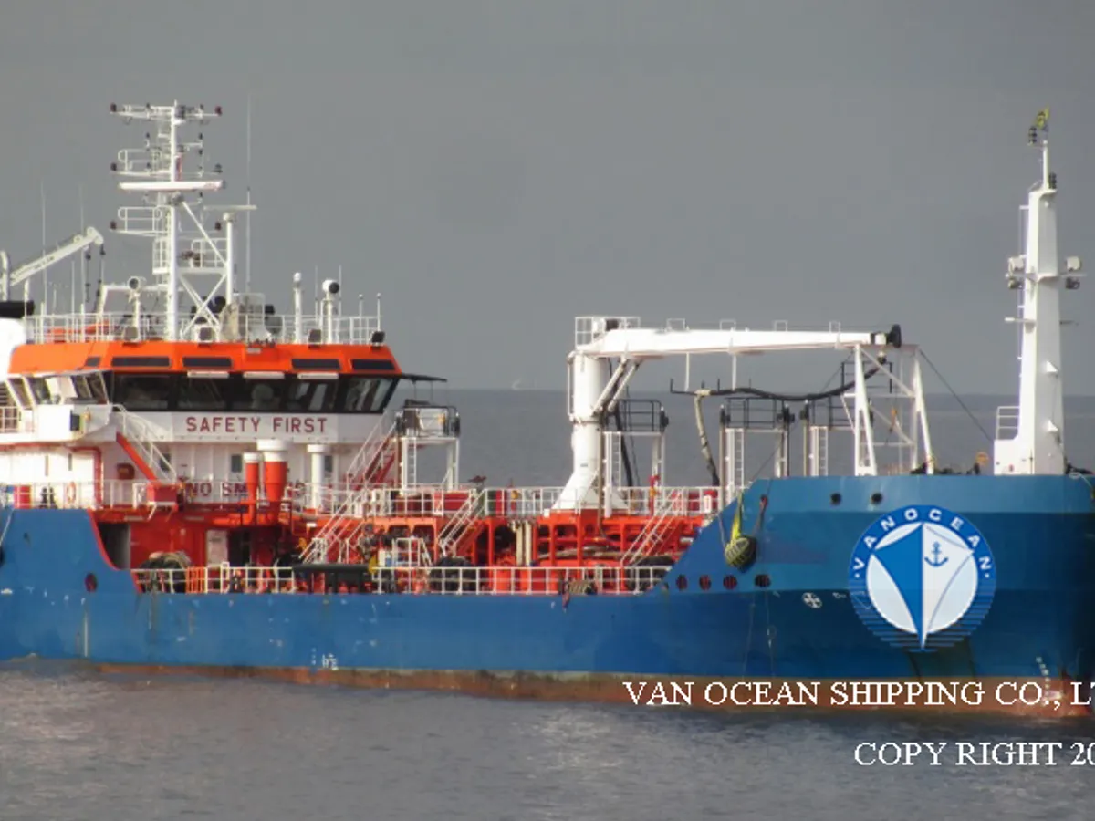 Kapal tanker minyak/bahan kimia kanggo didol