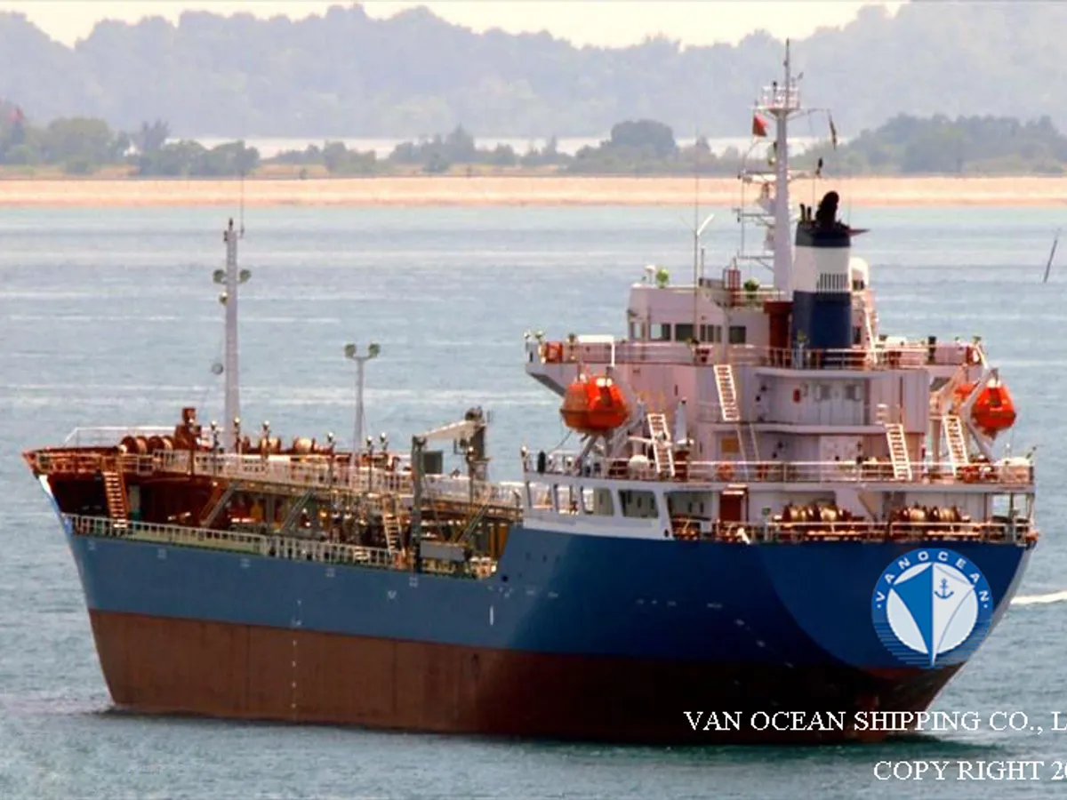 Kapal tanker minyak/bahan kimia kanggo didol