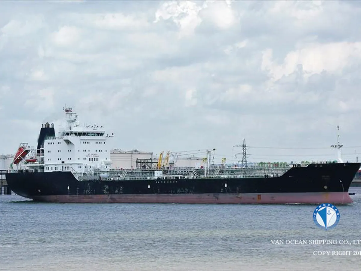 Kapal tanker minyak/bahan kimia kanggo didol