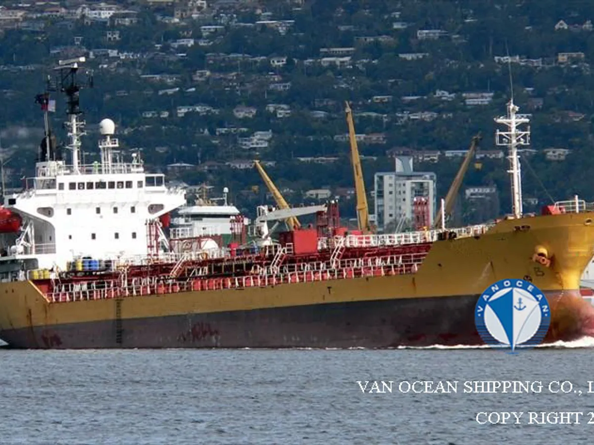Kapal tanker minyak/bahan kimia kanggo didol