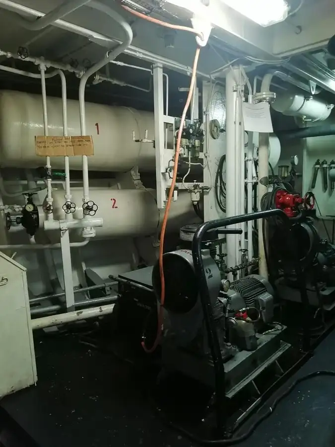 Kapal tanker minyak/bahan kimia kanggo didol