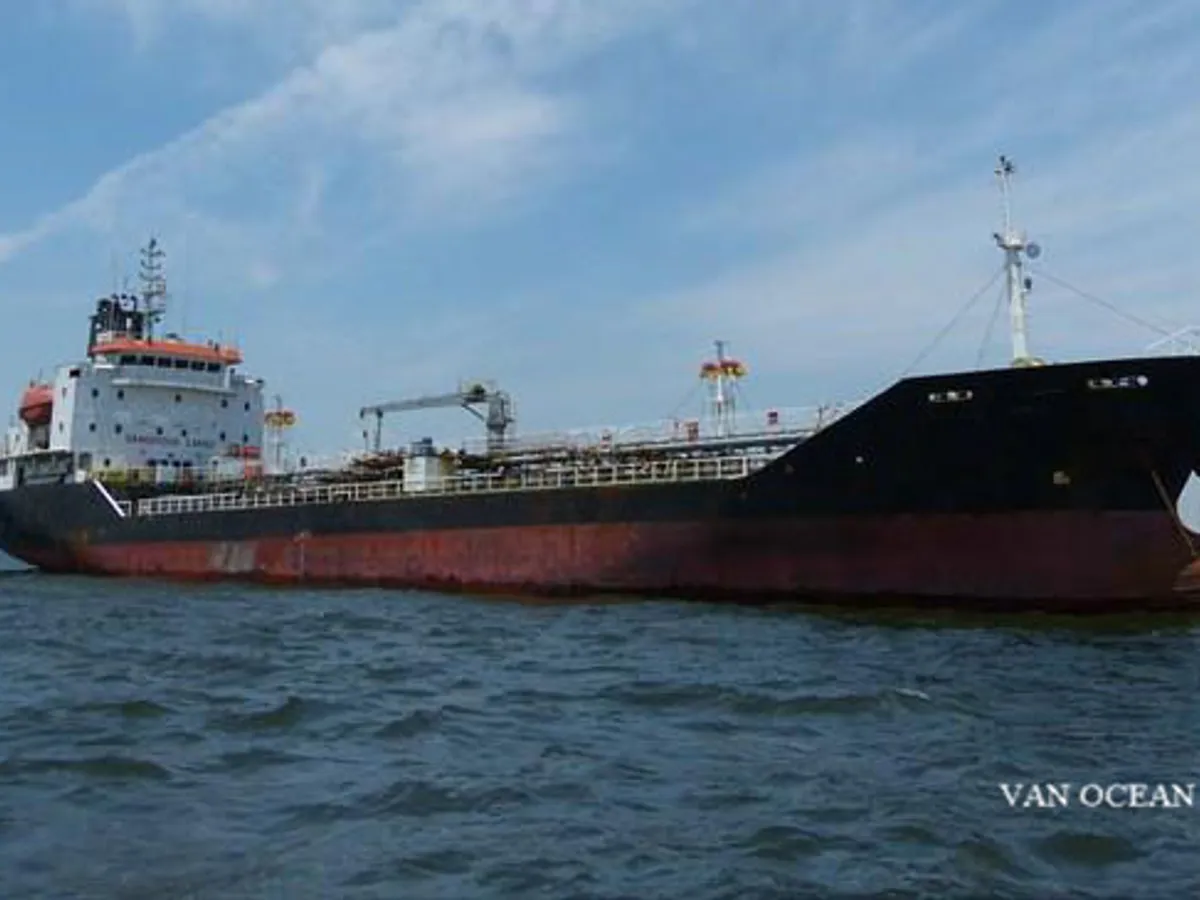 Kapal tanker minyak/bahan kimia kanggo didol