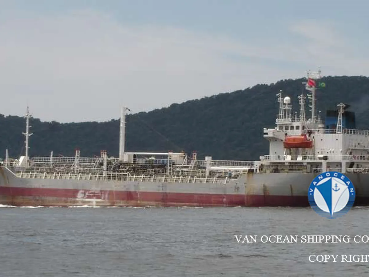 Kapal tanker minyak/bahan kimia kanggo didol