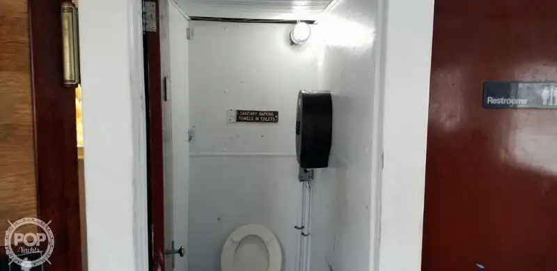Katamaran kanggo didol