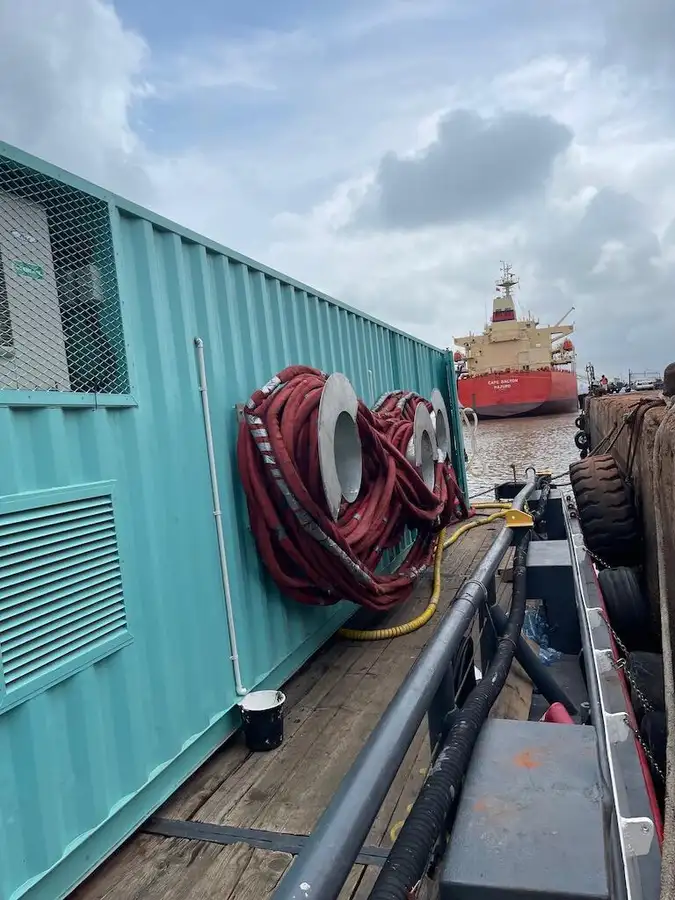 Kapal kontainer kanggo didol