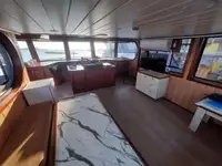 Kapal kerja kanggo didol