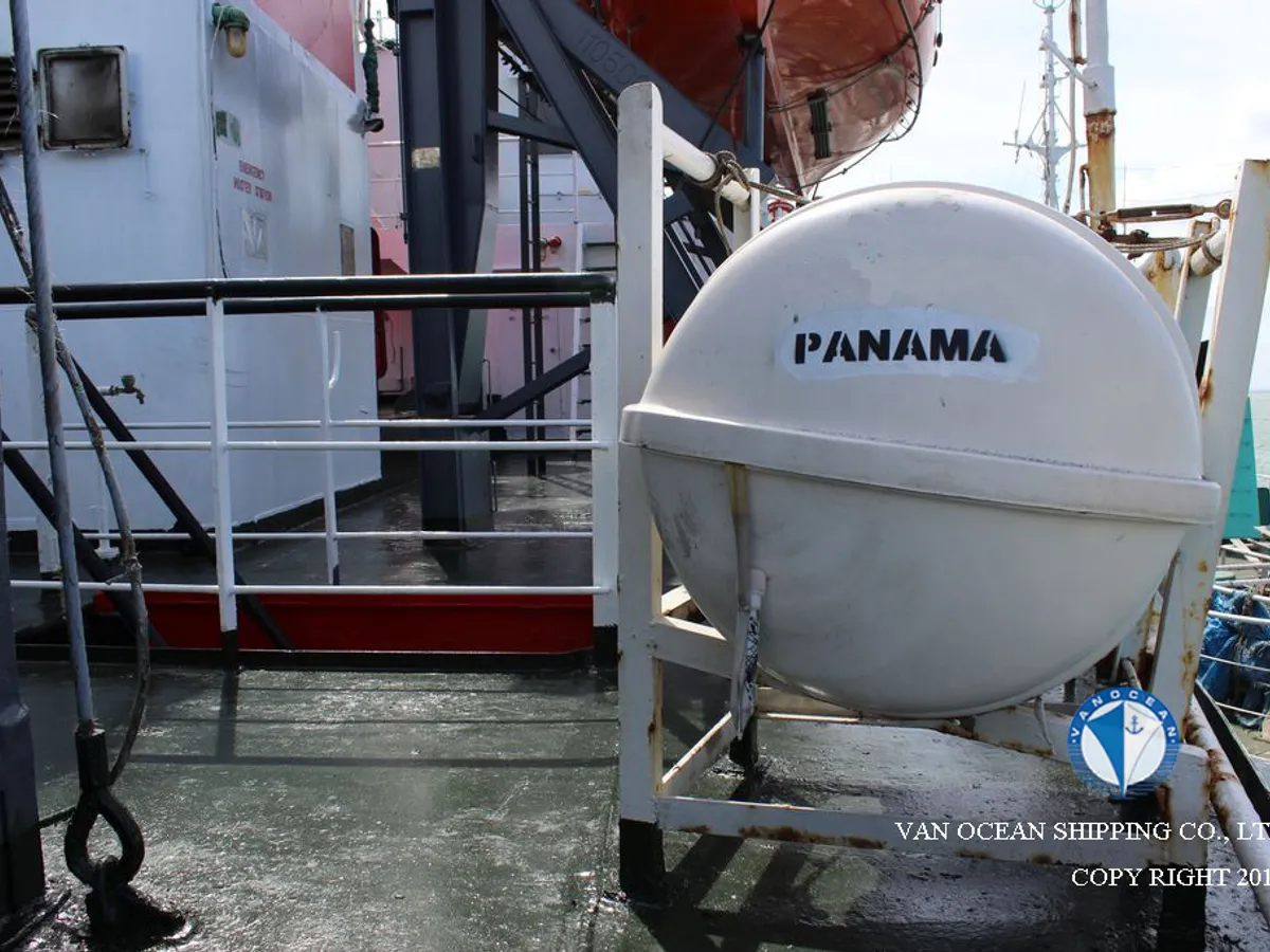 Kapal tanker minyak/bahan kimia kanggo didol