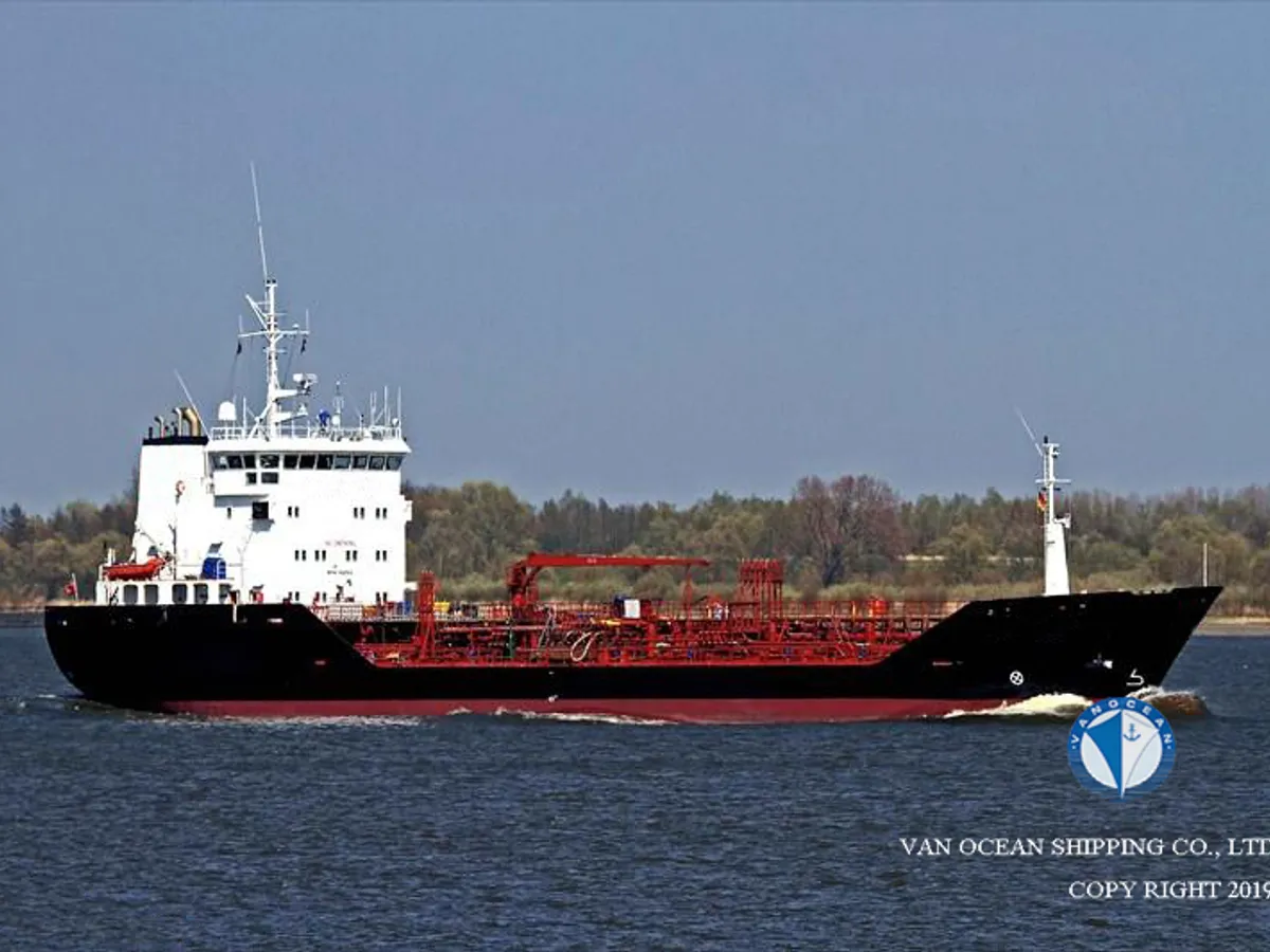 Kapal tanker minyak/bahan kimia kanggo didol