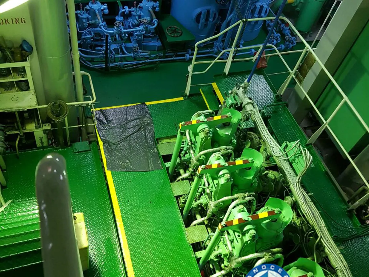 Kapal tanker minyak/bahan kimia kanggo didol