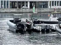 Kapal karet kaku kanggo didol