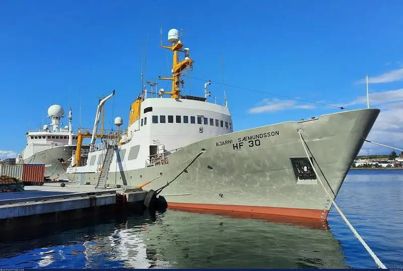 Kapal riset kanggo didol