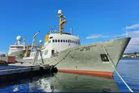 Kapal riset kanggo didol