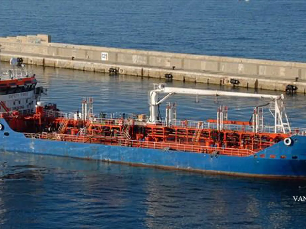 Kapal tanker minyak/bahan kimia kanggo didol