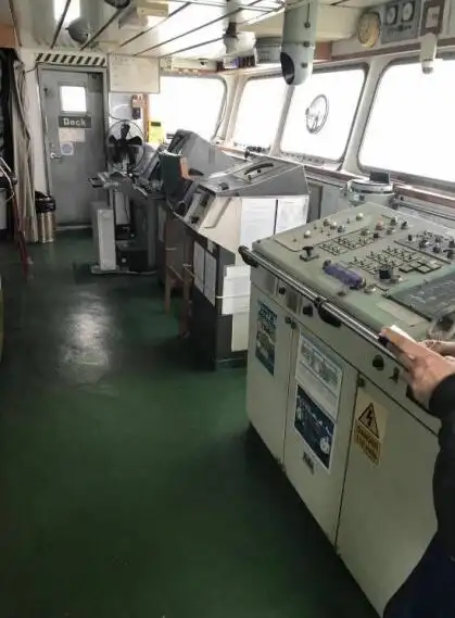 Kapal tanker minyak/bahan kimia kanggo didol