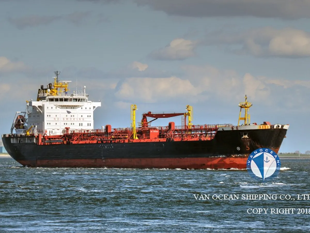 Kapal tanker minyak/bahan kimia kanggo didol