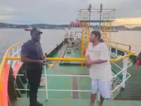 Kapal tanker minyak/bahan kimia kanggo didol