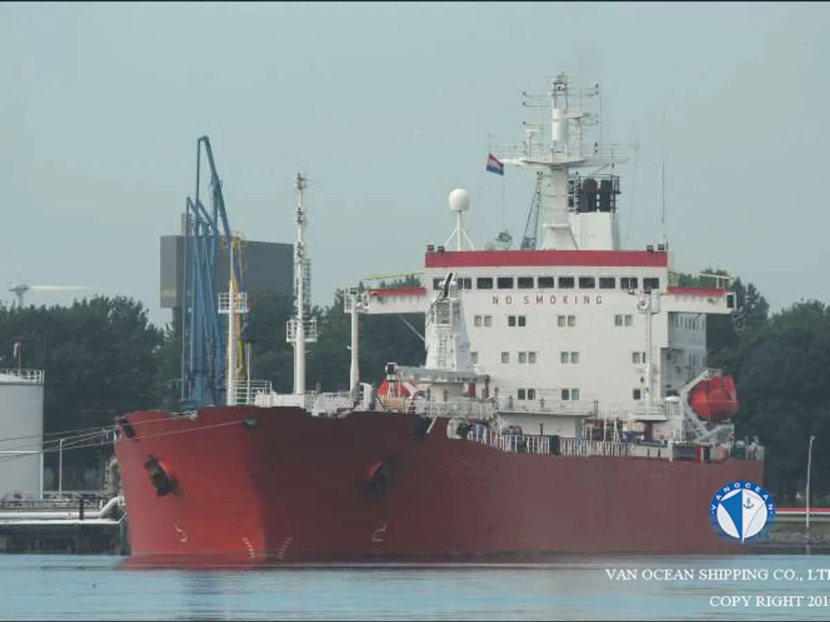 Kapal tanker minyak/bahan kimia kanggo didol