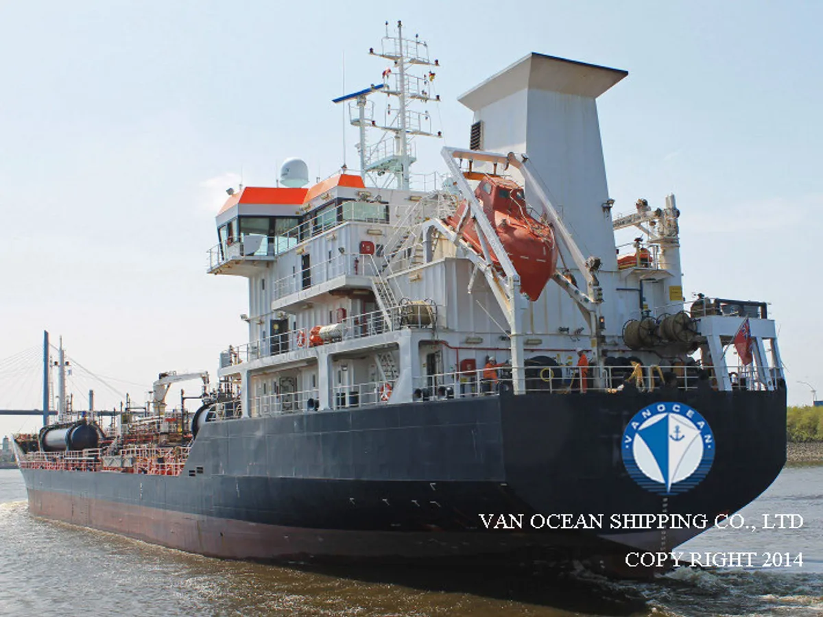 Kapal tanker minyak/bahan kimia kanggo didol