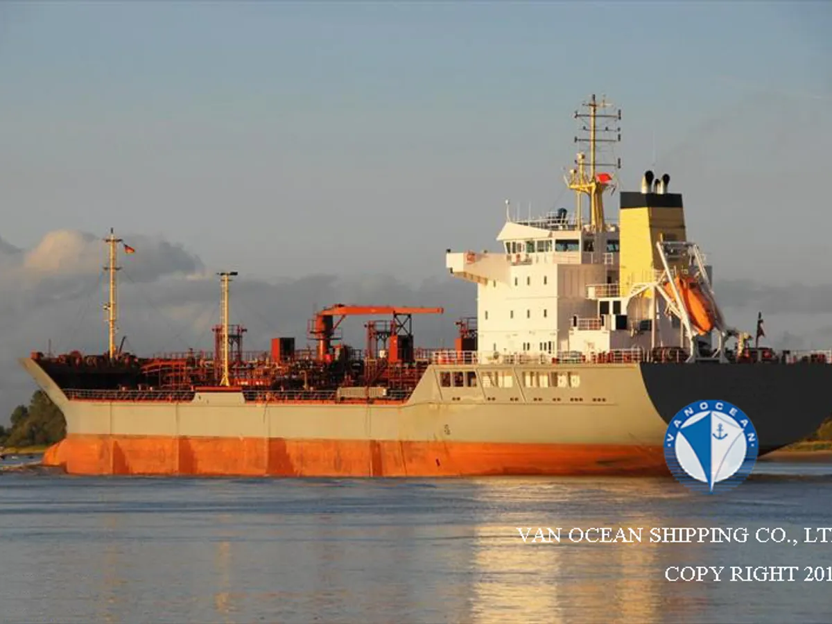 Kapal tanker minyak/bahan kimia kanggo didol