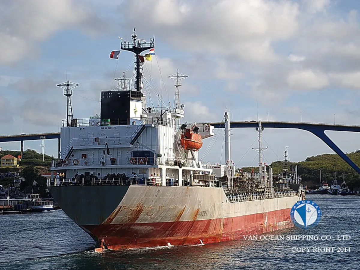 Kapal tanker minyak/bahan kimia kanggo didol