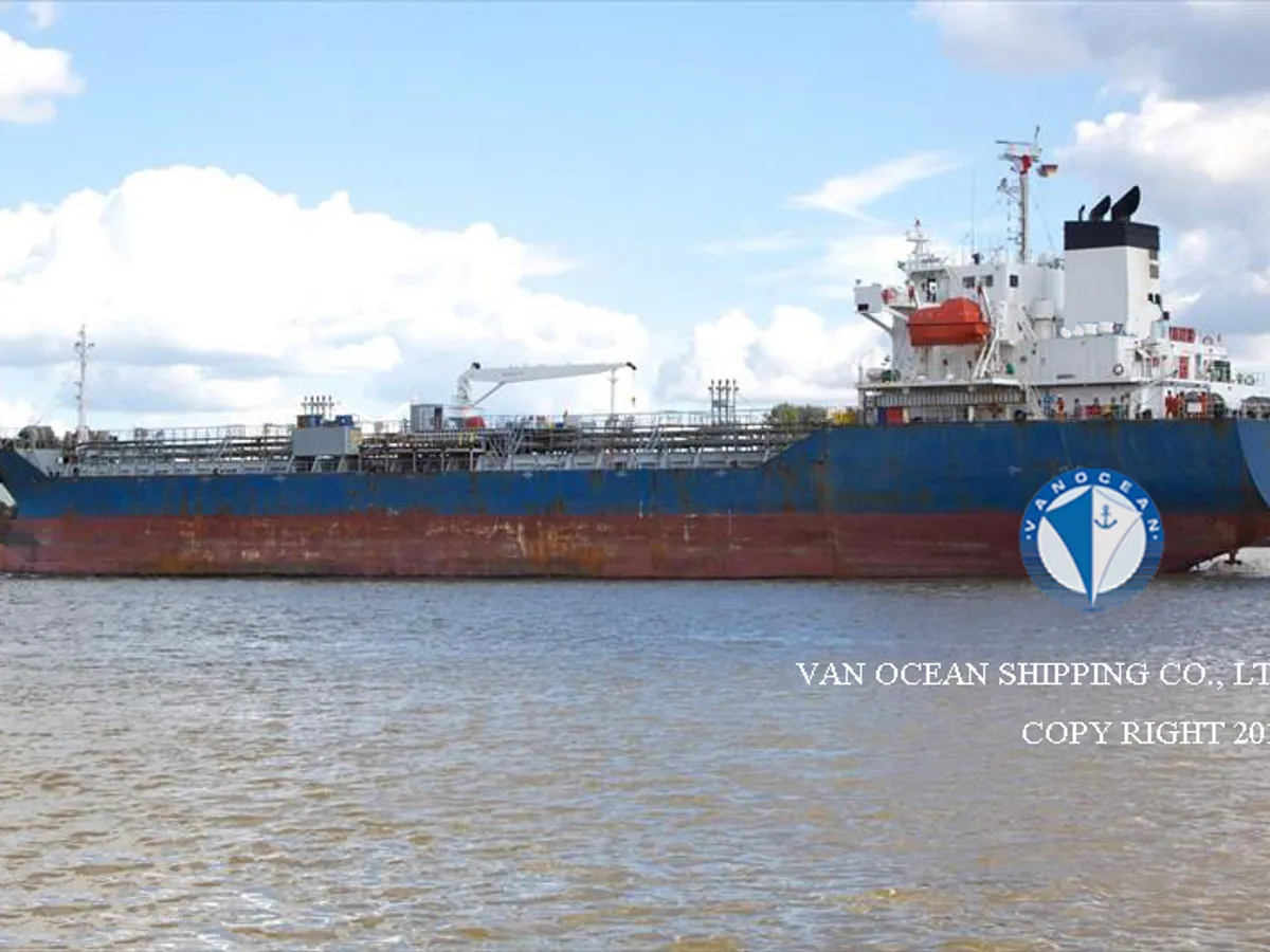 Kapal tanker minyak/bahan kimia kanggo didol