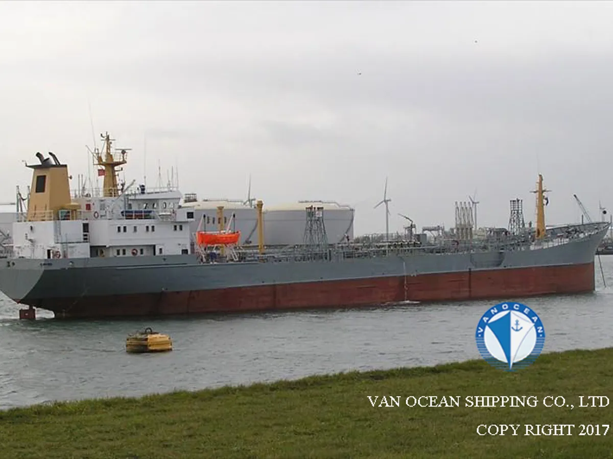 Kapal tanker minyak/bahan kimia kanggo didol