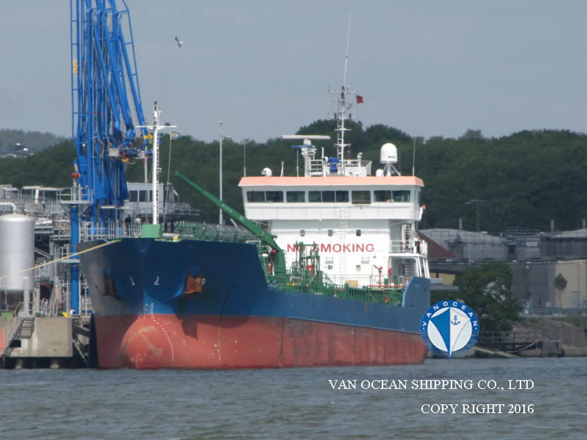 Kapal tanker minyak/bahan kimia kanggo didol